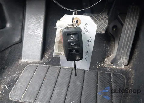 2010 Volkswagen Tiguan Wolfsburg Edition from USA, damaged, VIN WVGAV7AX0AW001573